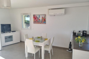 Apt with POOL - MAGNIFICENT SEA VIEW 80m to beach
